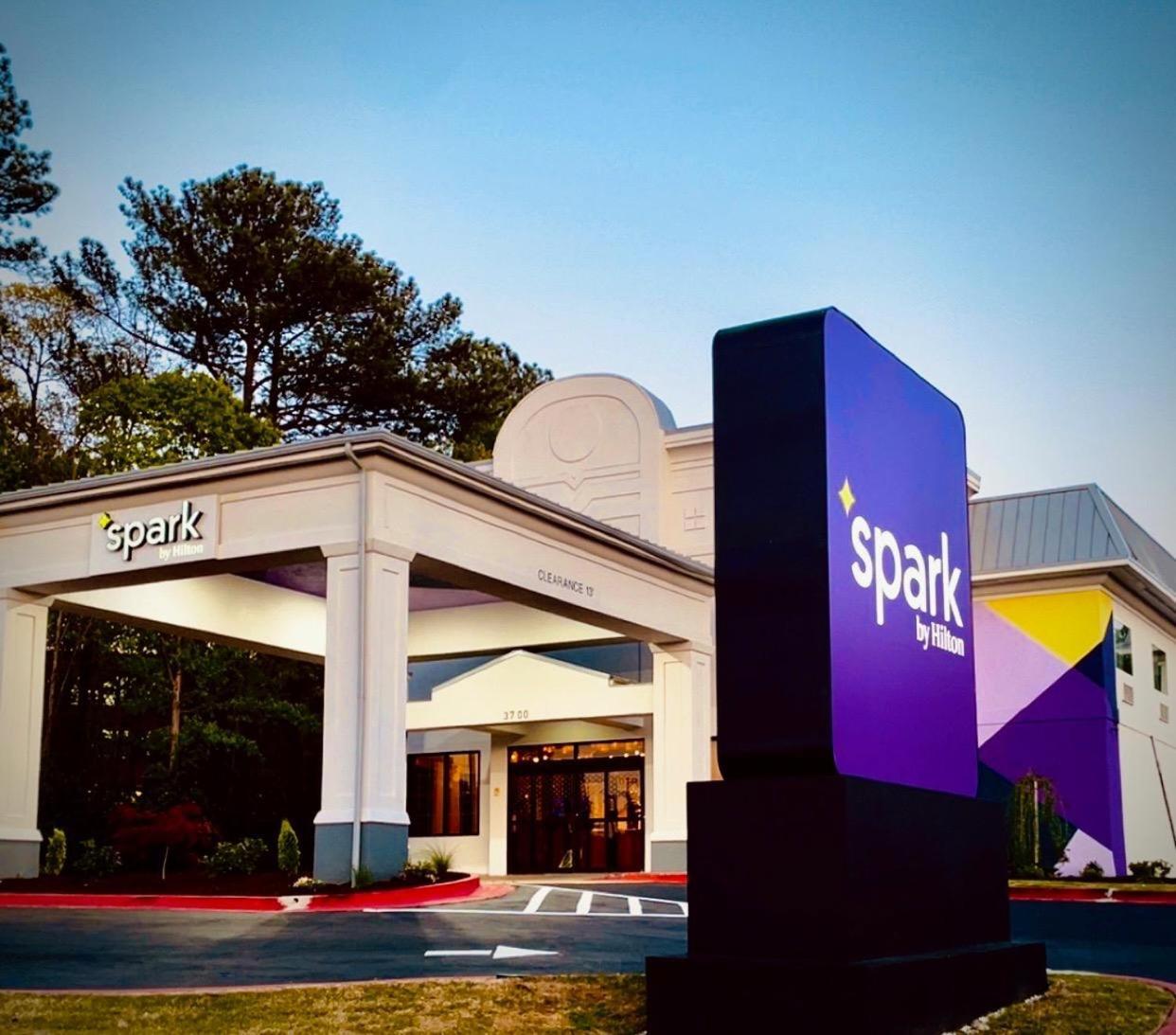 Spark By Hilton ดุลูท ภายนอก รูปภาพ